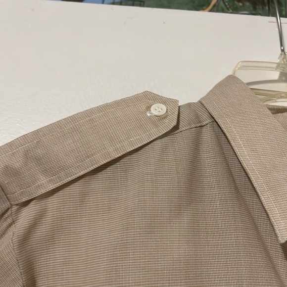 Ketch tan/cream baby check mens long sleeve shirt. Epaulets on shoulder - Picture 5 of 9